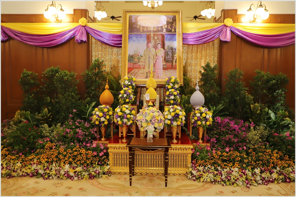 ﻿กรมบังคับคดี ร่วมลงนามถวายพระพรพระบาทสมเด็จพระเจ้าอยู่หัว และสมเด็จพระนางเจ้าฯ พระบรมราชินี เนื่องในโอกาสวันขึ้นปีใหม่ พุทธศักราช 2568
